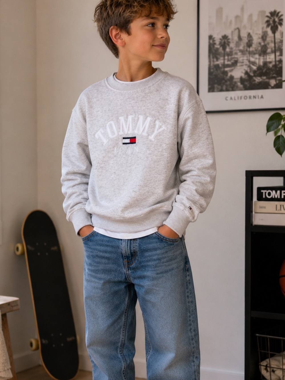 Tommy Jeans Kids Vintage Style Logo Crewneck Sweatshirt Gray Size L